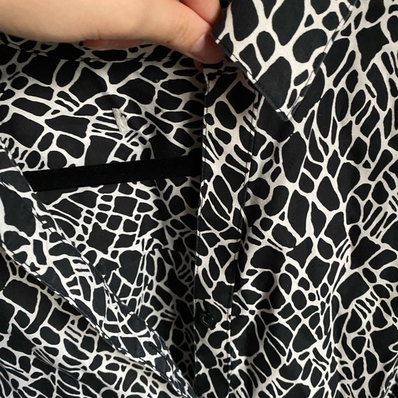 Women’s Giraffe Print Black and White Patterned Dress Shirt Blouse - Picture 5 of 5